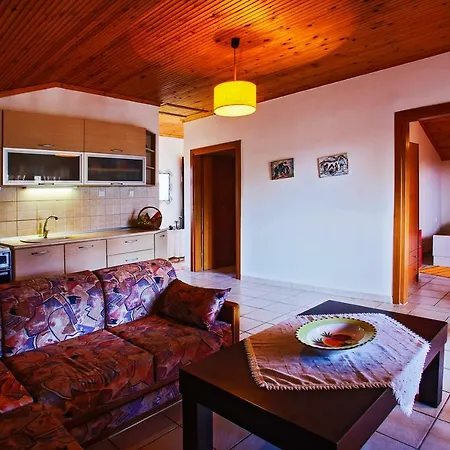 Sandy Coast Apartment *
